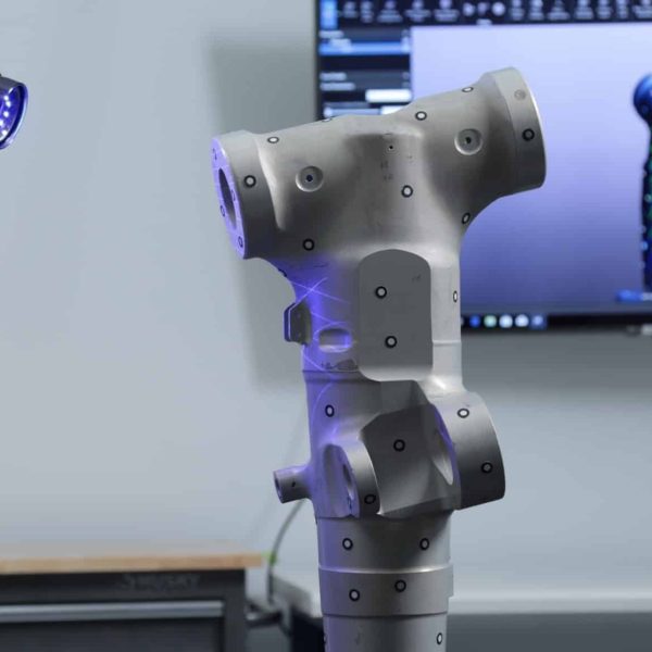 area-maquinas-e-ferramentas-Image1_3D-scanner-and-mesh-2048x1161-1
